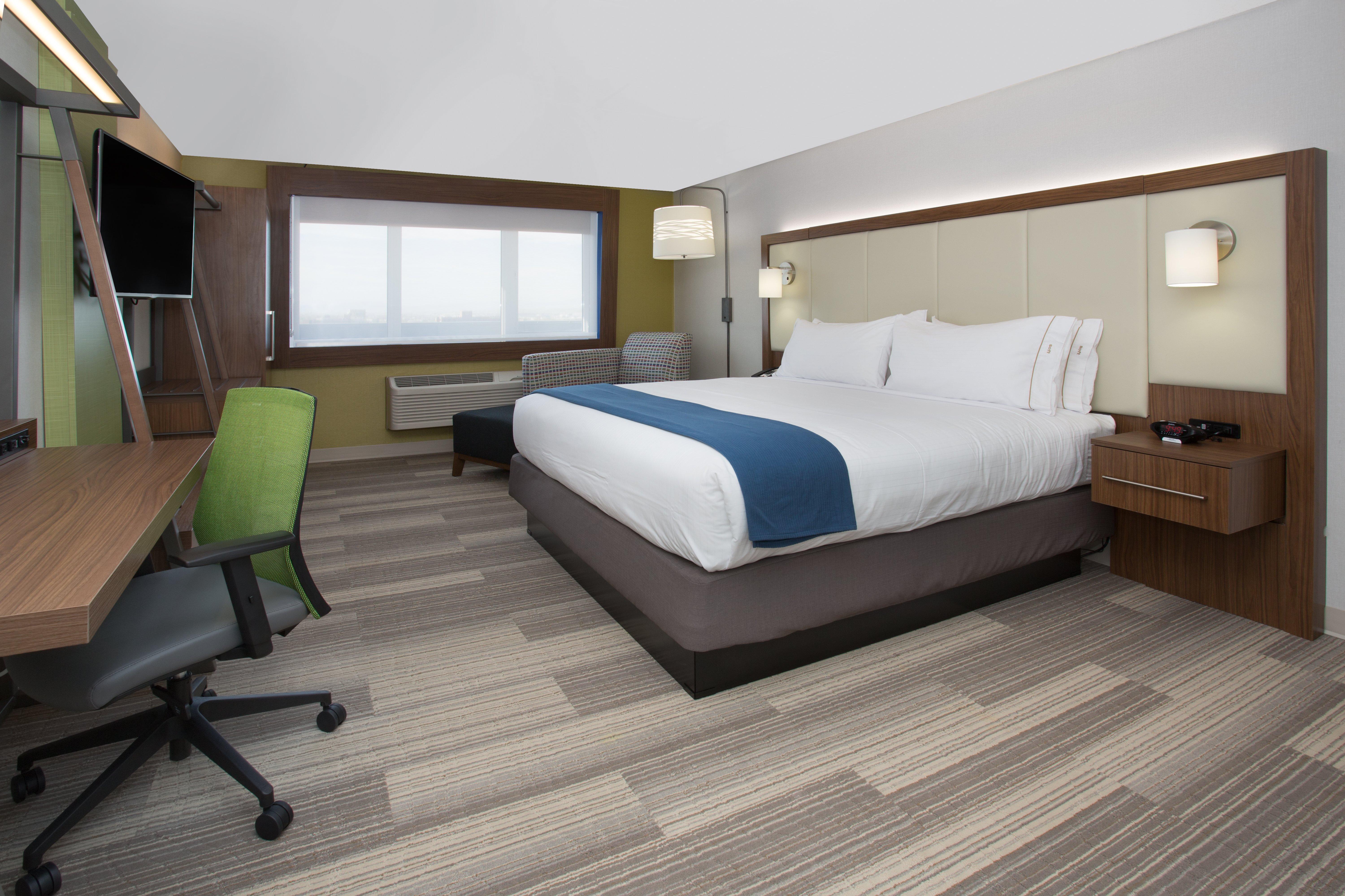 Holiday Inn Express & Suites - Marshalltown By Ihg Exterior photo